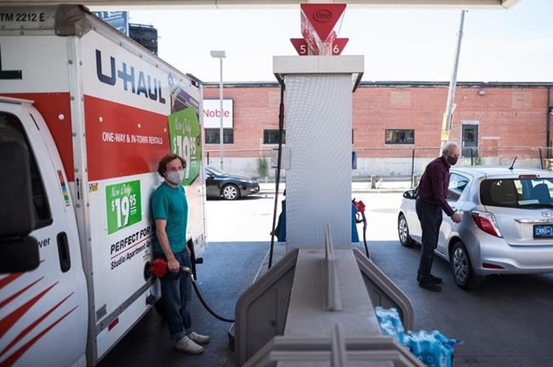 Gasoline sales plunge to lowest level in 20 years during first year of pandemic